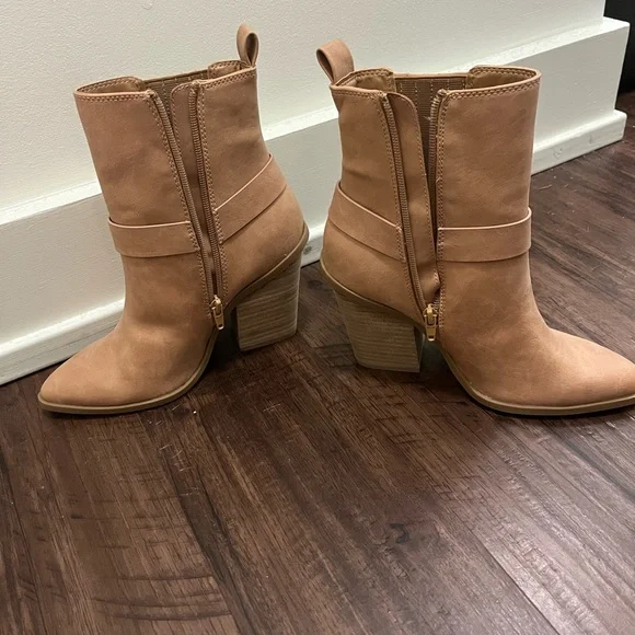 Dolce Vita Tan Heel Booties - Picture 3 of 6